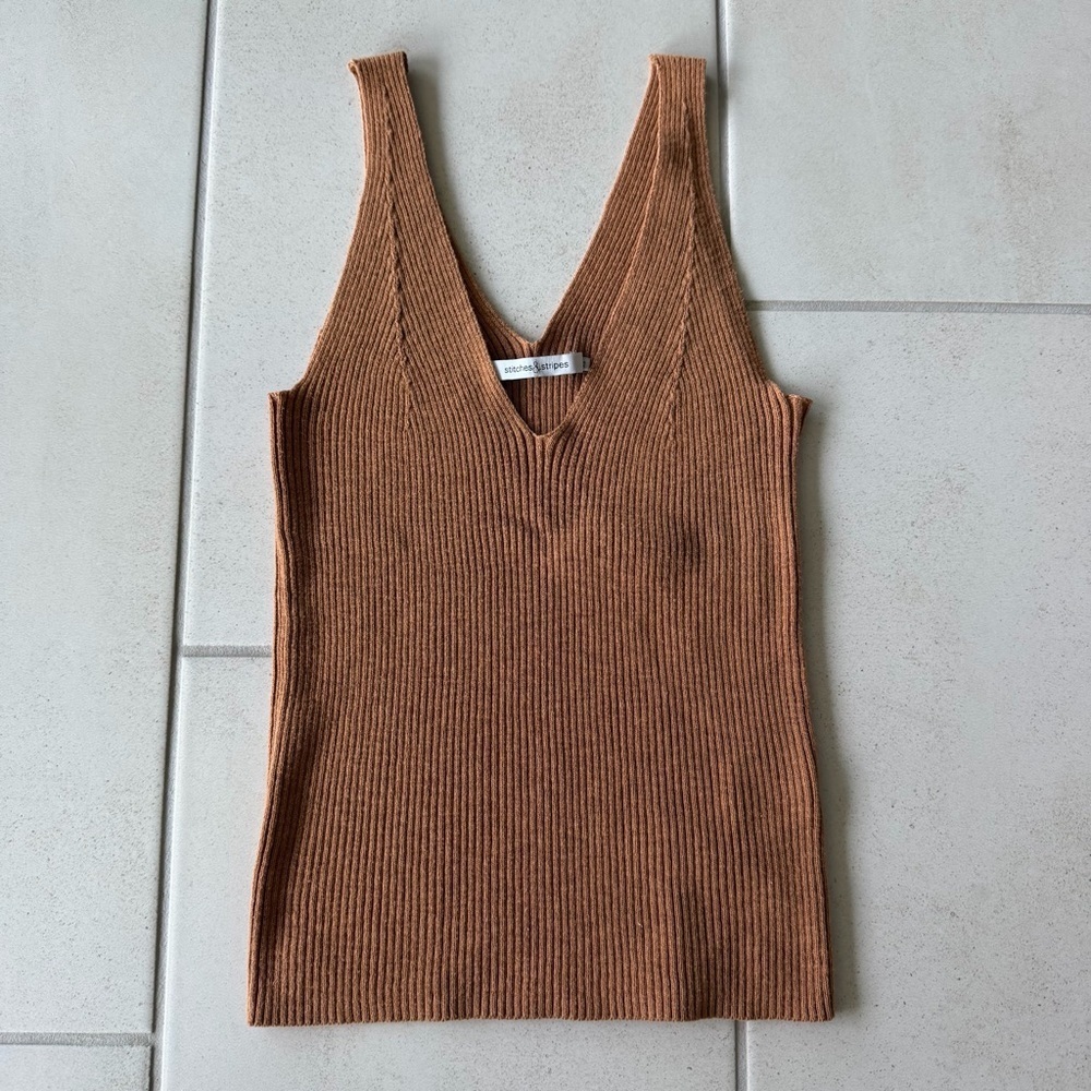 Stitches and Stripes Ribbed V-Neck Tank Top - XS